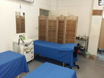 کلینیک زیبایی و لیزر و طب سوزنی دکتر دهنادی مقدم - رشت