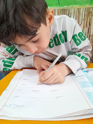 مهد و پیش دبستانی ماه و ستاره