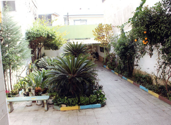 دبیرستان دوره اول دخترانه مهر - رشت