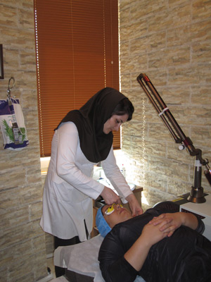 دکتر کامبیز ماهوتی - متخصص پوست و مو دکتر کامبیز ماهوتی