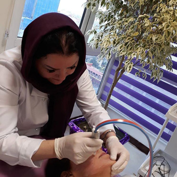 دکتر آرزو تیزویر - پزشک زیبایی رشت - لیزر مو رشت